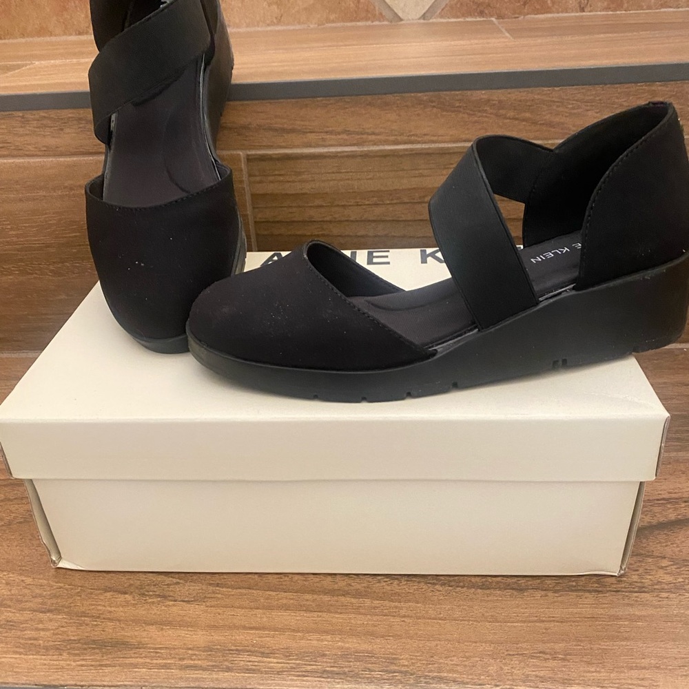 Anne Klein Women's Black Wedge Shoes